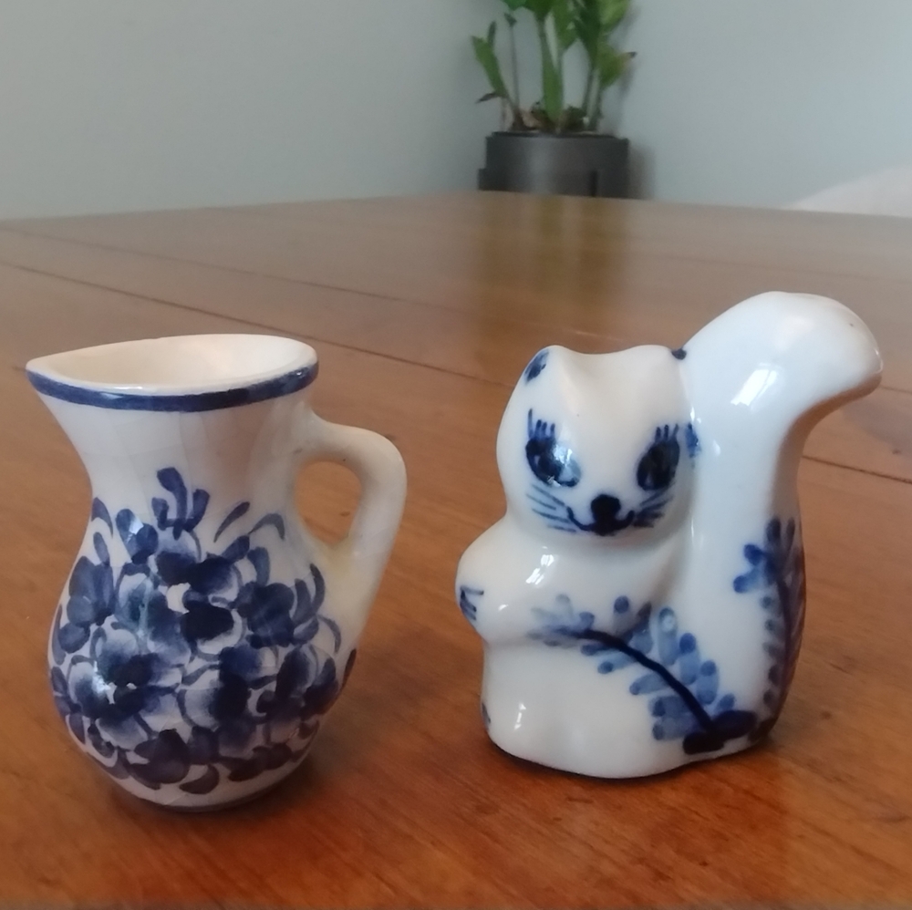 DELFTS Pitcher & Squirrel Mini - Picture 2 of 9